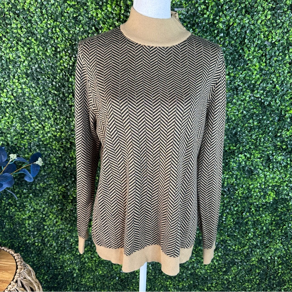 NWOT Calvin Klein Tan and Black Chevron Turtleneck Sweater